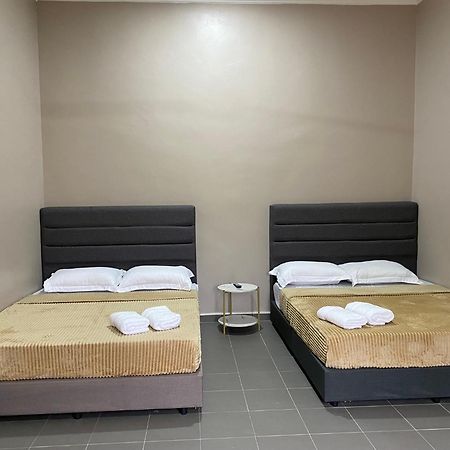 Sasuka Guesthouse Marang Exterior photo